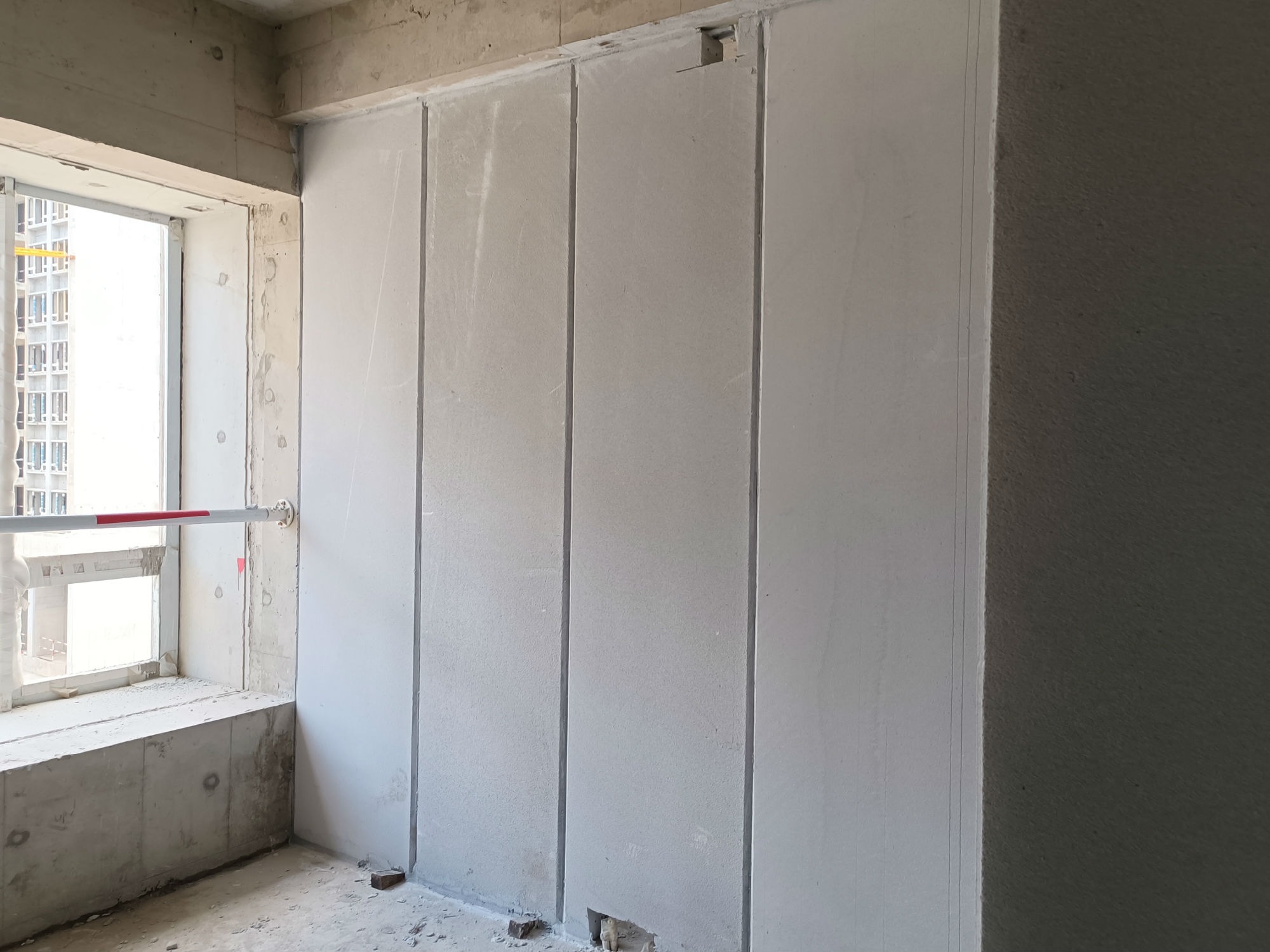 alc輕質隔墻板安裝成本高嗎？